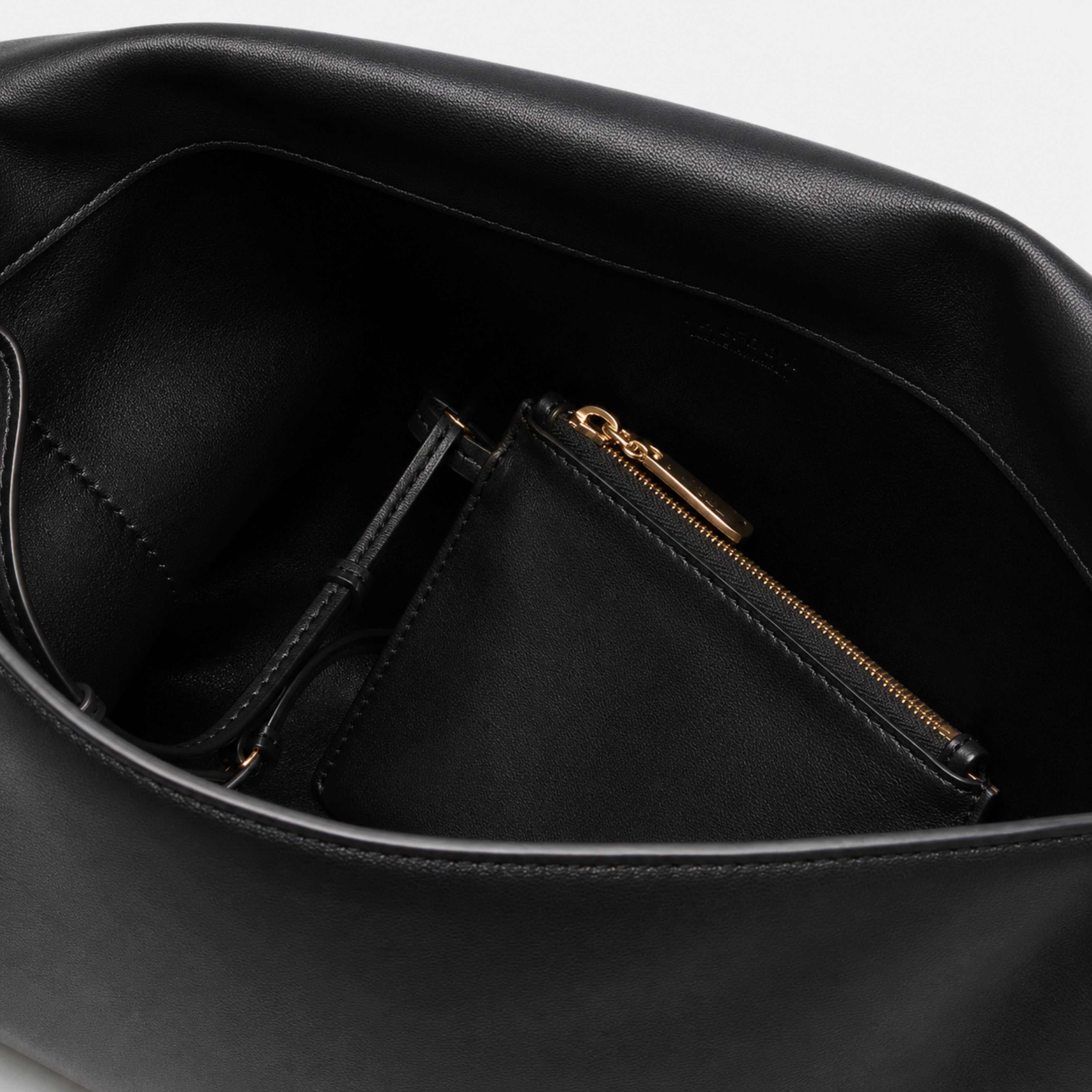Logan Shoulder Bag Black
